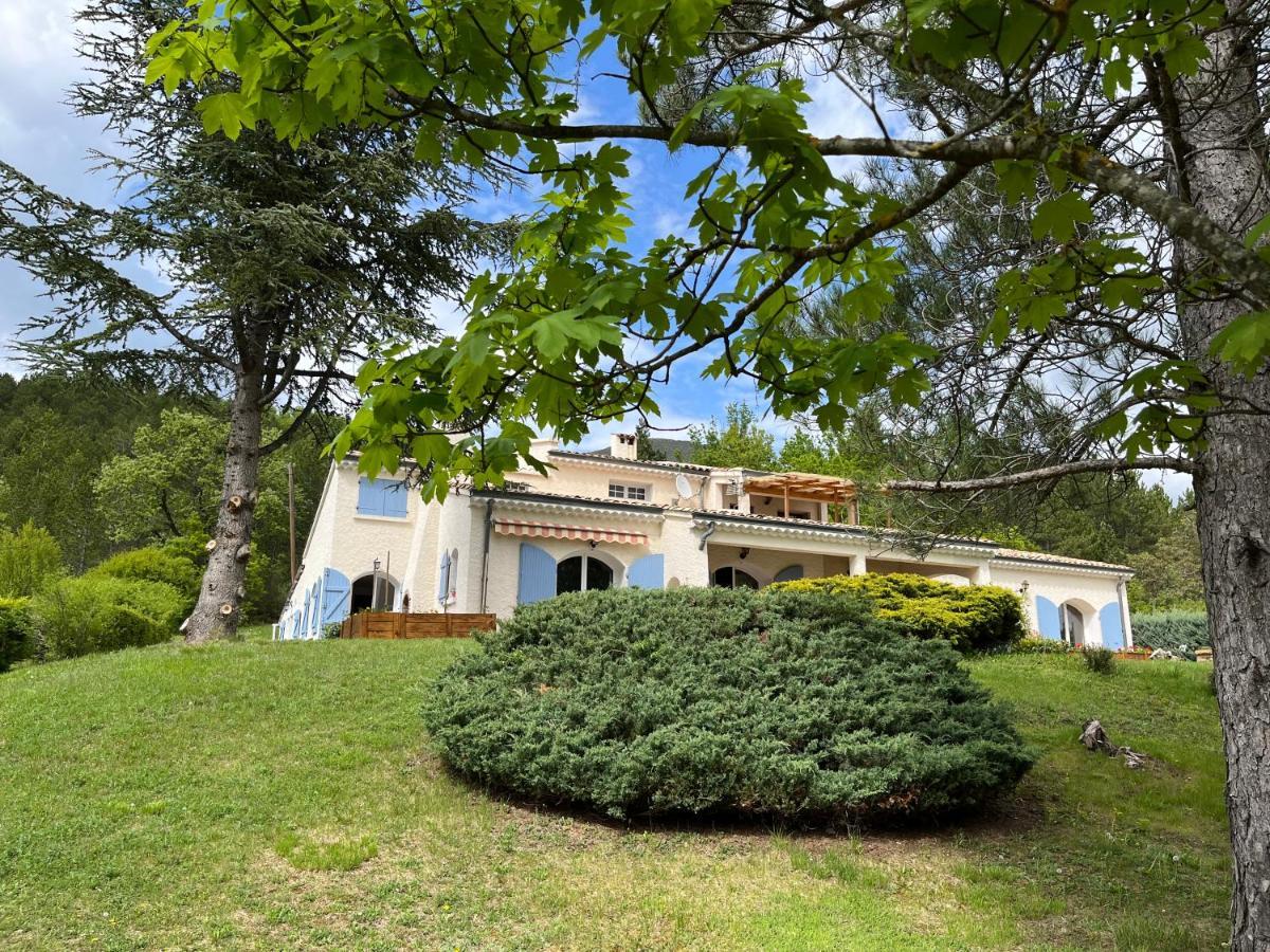 Le Cheval Blanc Bed and Breakfast Serres  Buitenkant foto